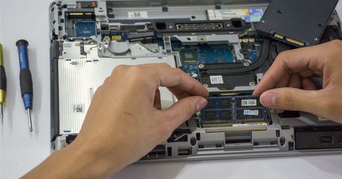 ¿Cómo cambiar el disco duro de mi portátil por un SSD en Cali? Guía paso a paso 2026