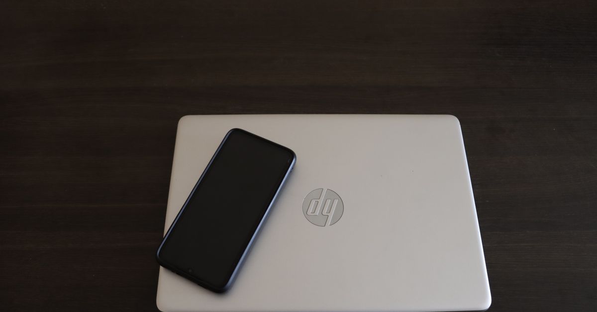 Mi portátil HP no enciende pero tiene luz: ¿cargador, batería o placa? Guía en Cali